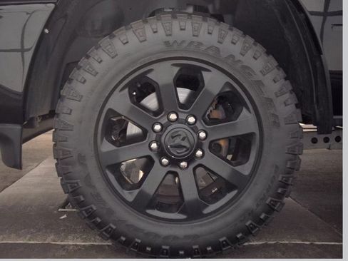 Used 2024 RAM 2500 Laramie w/ Night Edition AWD/4WD image 2