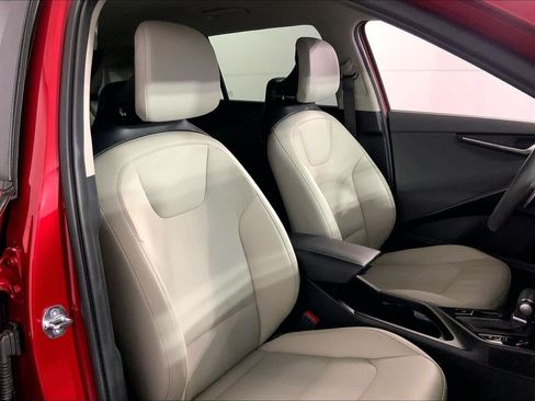 Certified 2024 Kia Niro EX FWD image 7