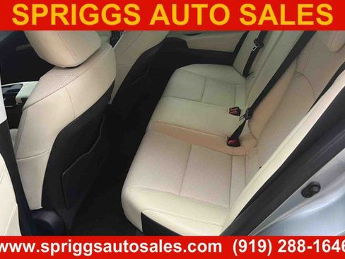 Used 2022 Lexus ES 350 w/ Premium Package FWD image 5