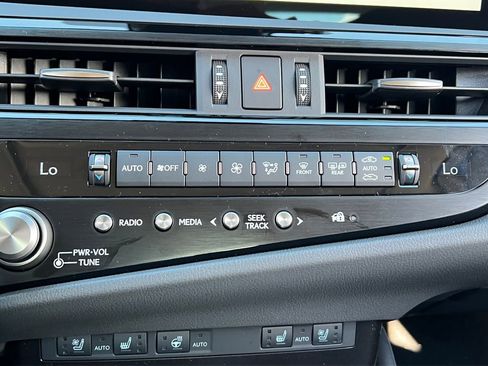 New 2025 Lexus ES 350 w/ Premium Package image 19