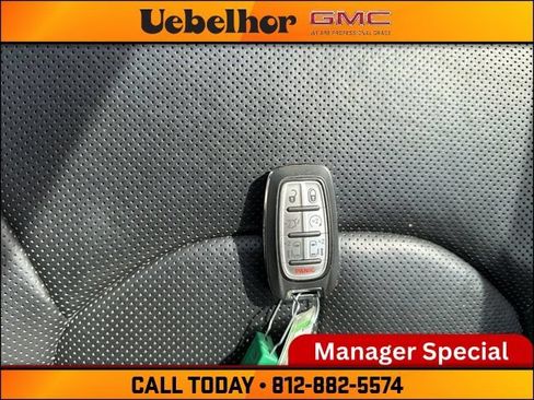 Used 2024 Chrysler Pacifica Limited FWD image 36
