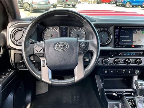 Used 2017 Toyota Tacoma TRD Sport image 8