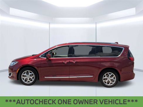 Used 2018 Chrysler Pacifica Touring-L w/ Tire & Wheel Group FWD image 2