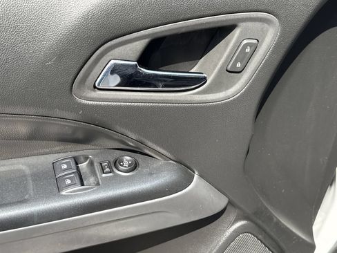 Used 2022 Chevrolet Colorado LT w/ Fleet Safety Package RWD image 3