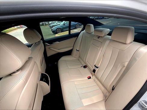 Used 2022 BMW 530e w/ Convenience Package RWD image 24