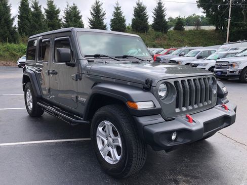 Used 2019 Jeep Wrangler Unlimited Sport S AWD/4WD image 8
