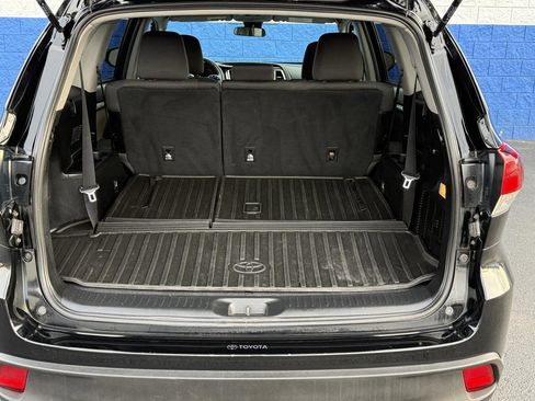 Used 2019 Toyota Highlander LE AWD/4WD image 20