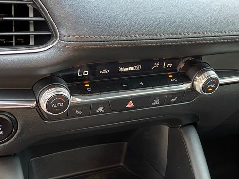 Used 2023 MAZDA MAZDA3 s FWD image 18