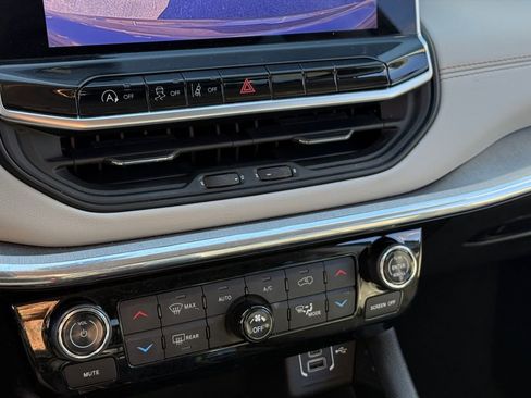 Used 2022 Jeep Compass Limited w/ Elite Group image 36