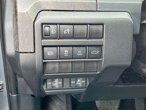 Used 2024 Toyota Tacoma Limited w/ Limited Package (LT) AWD/4WD image 10