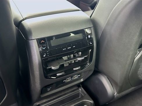 New 2025 Jeep Grand Cherokee L Limited image 29