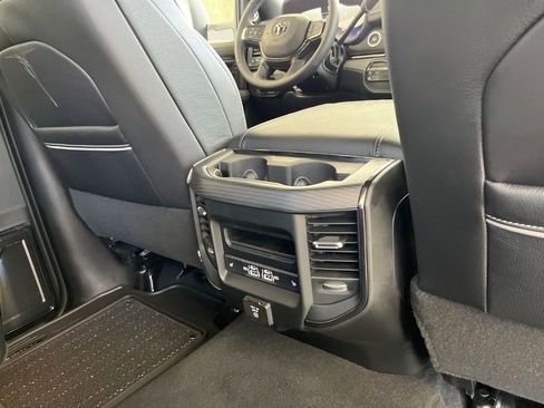 New 2024 RAM 2500 Limited image 30