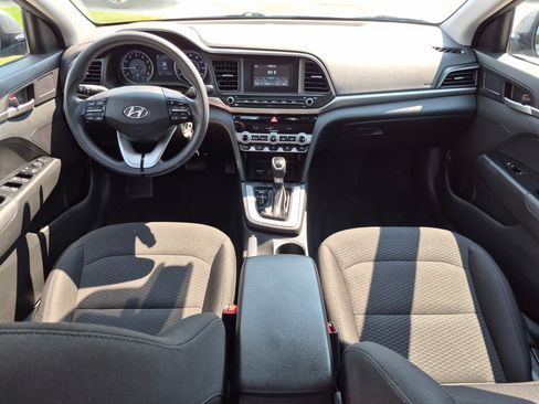 Used 2020 Hyundai Elantra SE w/ Winter Weather Package FWD image 27