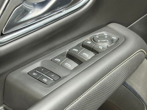 Used 2023 Chevrolet Tahoe Premier AWD/4WD image 28