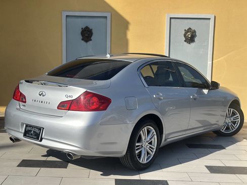 Used 2015 INFINITI Q40 AWD w/ Navigation Package image 8
