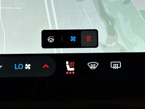 Used 2022 Rivian R1T Adventure image 25