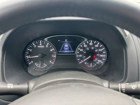 Used 2020 Nissan Pathfinder SV image 13