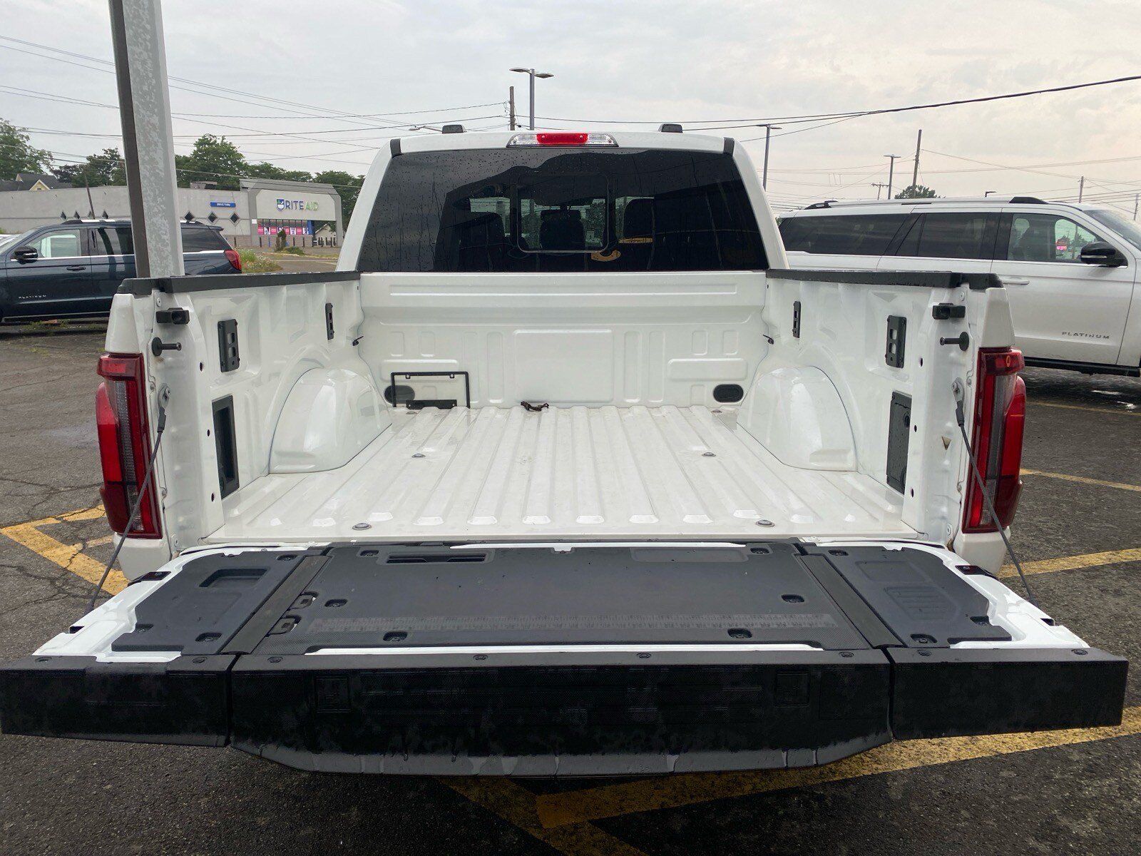 Used 2025 Ford F150 Lariat w/ Equipment Group 502A High AWD/4WD image 27