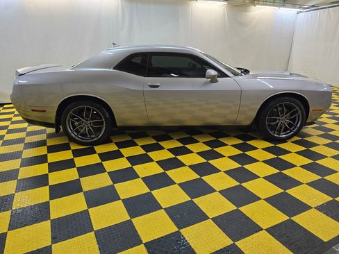 Used 2015 Dodge Challenger SXT Plus image 2