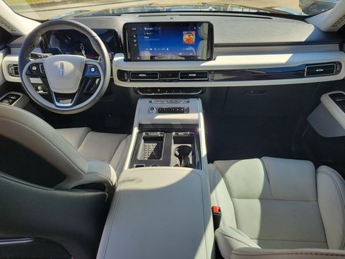Certified 2025 Lincoln Aviator Reserve w/ Luxury Package image 19