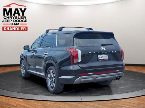 Used 2025 Hyundai Palisade SEL FWD image 3