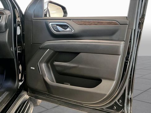 Used 2021 Chevrolet Tahoe Premier w/ Premium Package RWD image 20