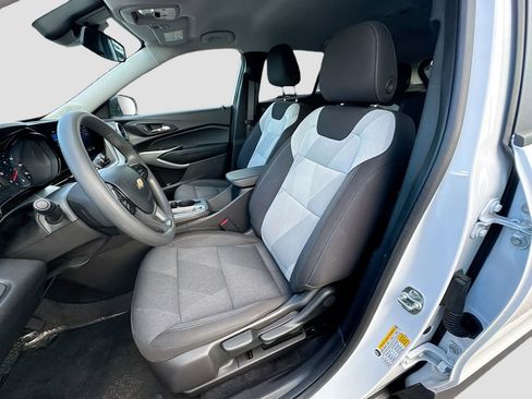 Used 2025 Chevrolet Trax LS image 18