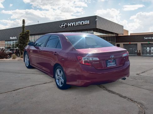 Used 2014 Toyota Camry SE image 3