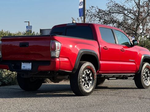 Used 2021 Toyota Tacoma TRD Off-Road image 2