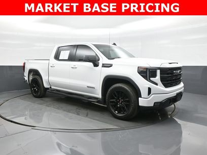 Used 2022 GMC Sierra 1500 Elevation w/ LPO, Elevation Black Package