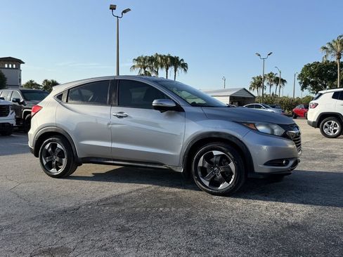 Used 2018 Honda HR-V EX image 2