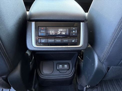 Used 2022 Subaru Ascent Limited w/ Technology Package AWD/4WD image 9