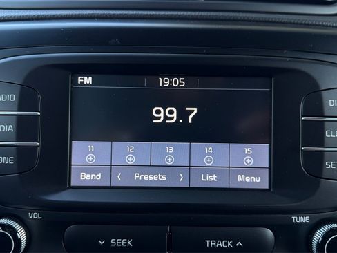 Used 2019 Kia Soul FWD image 30