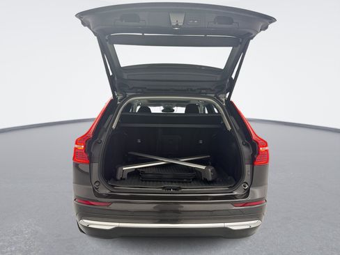 Used 2023 Volvo XC60 B5 Plus w/ Climate Package AWD/4WD image 23
