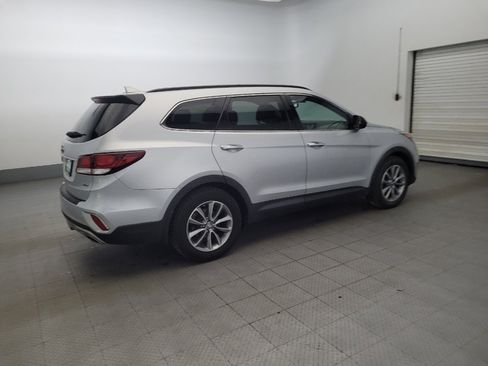 Used 2018 Hyundai Santa Fe SE image 10
