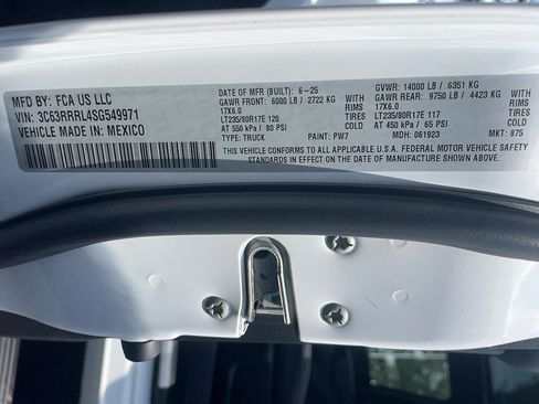 Used 2025 RAM 3500 Limited AWD/4WD image 8