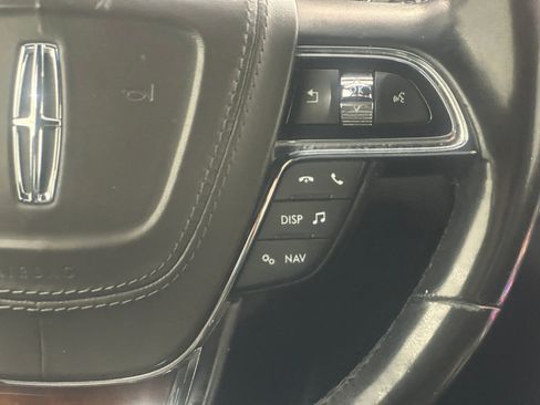 Used 2017 Lincoln Continental Reserve w/ Technology Package image 22