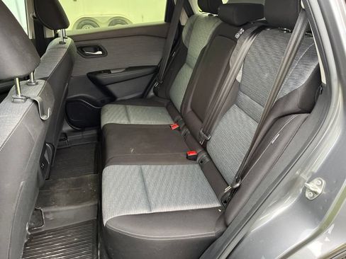 Used 2023 Nissan Rogue SV FWD image 8