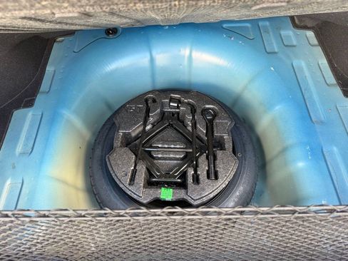 Used 2023 Hyundai Elantra SEL FWD image 31