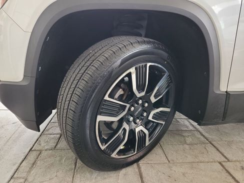 Used 2019 GMC Acadia SLT w/ Black Edition image 31