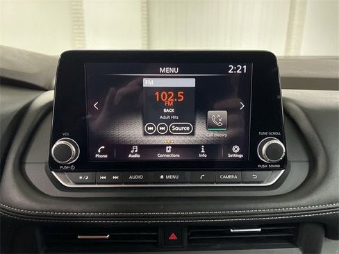 Used 2023 Nissan Rogue S image 13