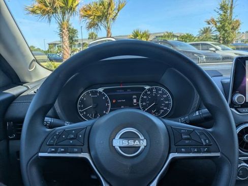 Used 2025 Nissan Sentra SV FWD image 27