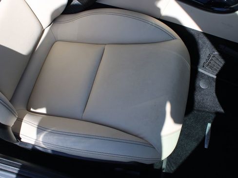 Used 2019 Mercedes-Benz SLC 300 image 12