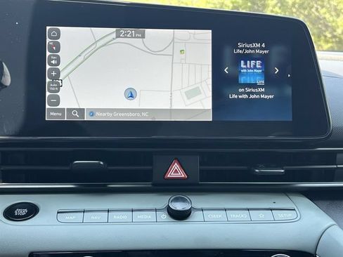 Certified 2025 Hyundai Elantra Limited FWD image 21