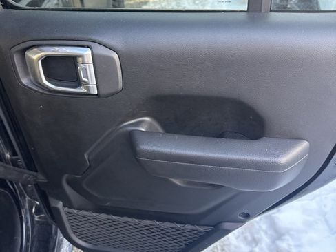 Used 2022 Jeep Wrangler Unlimited Sport image 7