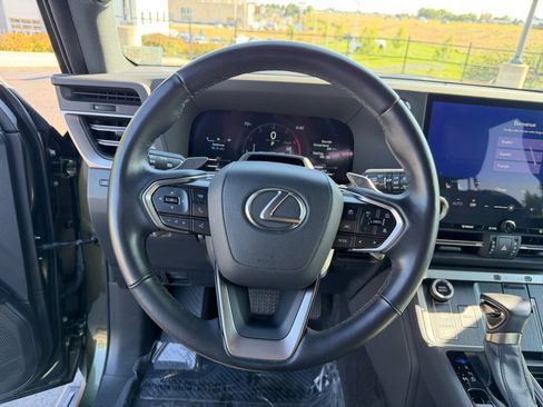 Used 2024 Lexus GX 550 w/ Cold Area Package AWD/4WD image 9