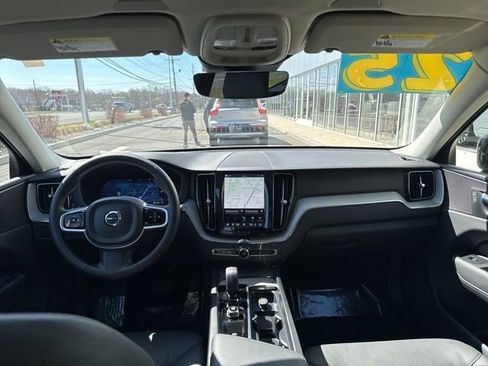 Certified 2025 Volvo XC60 B5 Plus image 17
