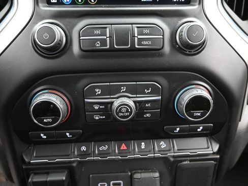 Used 2021 Chevrolet Silverado 1500 LT image 19