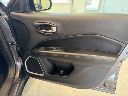 Used 2019 Jeep Compass Limited w/ Safety & Security Group AWD/4WD image 38