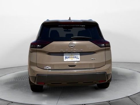 Used 2024 Nissan Rogue SV w/ SV Premium Package FWD image 4